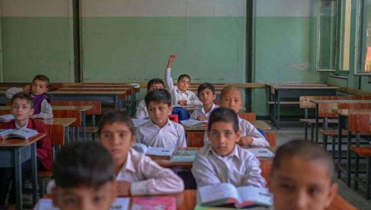 Afghanistan-Education: Une réouverture des classes sans les filles
