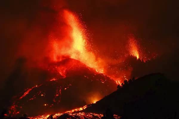 Espagne: volcan aux îles Canaries, l’aéroport La palma ferme ses portes