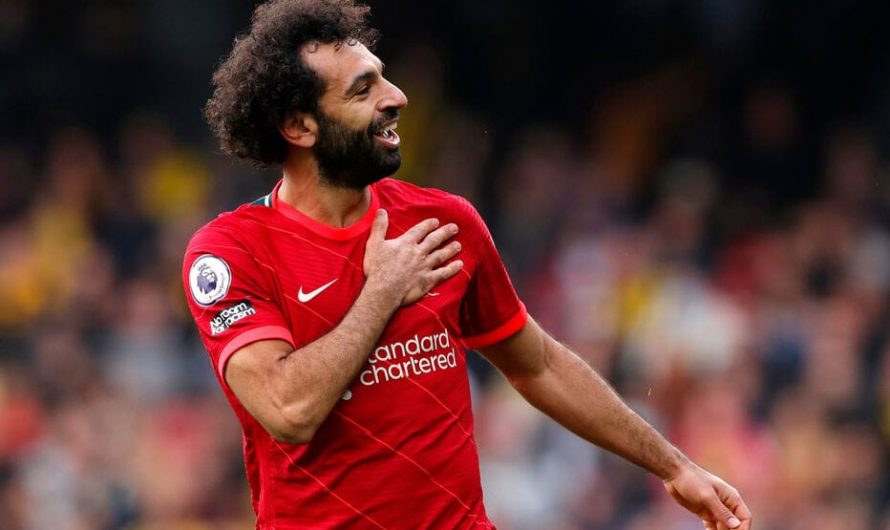 Un triplé contre Manchester United propulse Mohammed Salah au sommet des buteur africains en Premier League