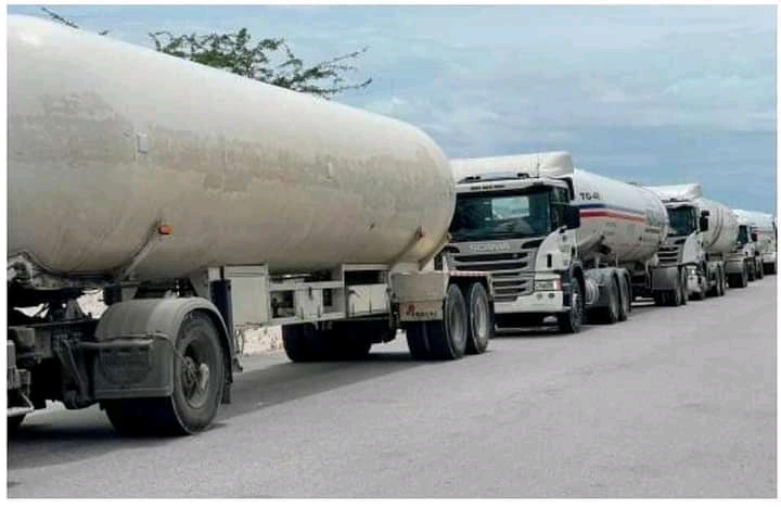 Haïti-pénurie de carburant: 4 nouveaux camions remplis de carburant détournés à Martissant