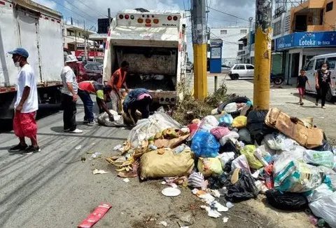Des tas d’immondices jonchent les rues à l’Est de Santo Domingo