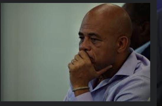 Michel Martelly supporte les accusations à son encontre “en silence”.