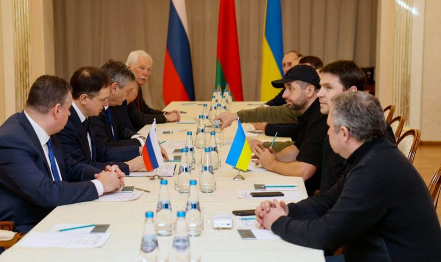 Crise Russo-Ukraine : Premiers pourparlers entre les deux pays à la frontière biélorusse