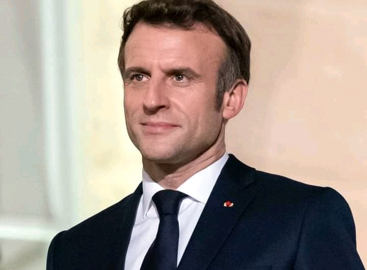 Macron réitère sa volonté de travailler pour “rétablir la souveraineté de l’Ukraine”