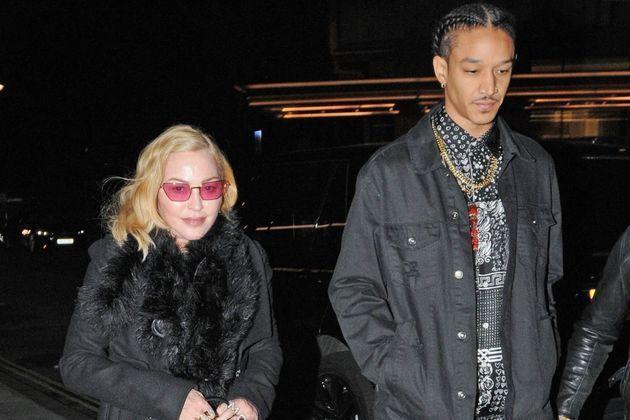 La star Madonna rompt avec son petit ami de 35 ans son cadet