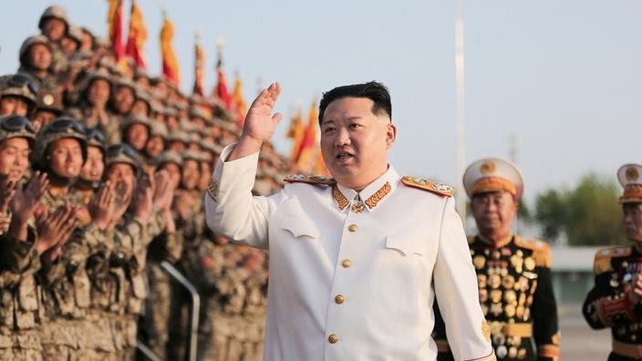 Kim Jong Un, le dirigeant nord-coréen agite la menace d’un recours “préventif” à l’arme nucléaire