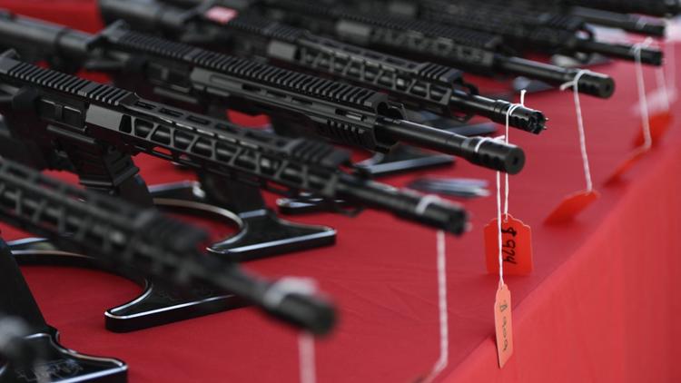 La Chambre des représentants a voté vendredi soir pour interdire les armes d’assaut