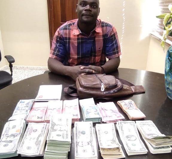 Arrestation aujourd’hui à Dajabon d’un haïtien en possession de 24,611.00 dollars US