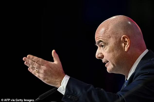 Gianni Infantino prend la parole sur les critiques adressées au Qatar